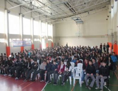 Manisa'da Gençlere Madde Bağımlığı Semineri