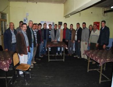 Okul Yönetimi Taşımalı Eğitim Gören 65 Öğrencinin Velisini Köyde Ziyaret Etti