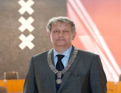 Taht Değişim Törenine Sponsor Arıyorlar