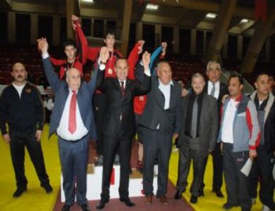 Yıldızlar Serbest Güreş Gruplar Türkiye Şampiyonası Sona Erdi