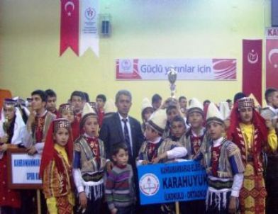 Halk Oyunları Yarışmasında Elbistan'ın Başarısı