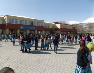 Hizan’da Kitap Okuma Kampanyası