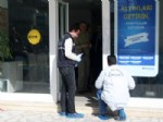 İzmir'de Bankadan 20 Bin Lira Çalan Hırsızın Otomobili Bulundu