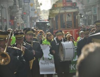 Kadınlar, Sigara ve Alkole Karşı Yürüdü