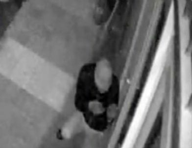 45 Saniyede Kilidi Açan Hırsız Lcd Televizyon Çaldı