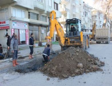 Akçakoca Çınar Caddesinde Hatların Yenileme ve Baskı Beton Çalışmalarına Başlandı