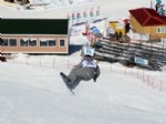 DEDEMAN OTELI - Erzurum’da Snowboard Şov