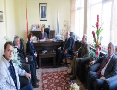 Kızılay Selçuk Şubesi'nden Kaymakam Boyacı'ya Ziyaret