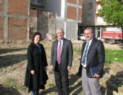 Ödemiş'te Turizm Otoparkı'nda Çalışmalar Devam Ediyor