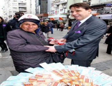 Alsancak’ta Karanfil Kokusu