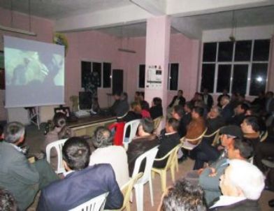 Chp Parti Okulu’ndan Bıçakçı’da Film Gösterimi