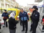 ENVER ÜNLÜ - Develi’de Kadın Polisler ve Zabıtalar Çiçek Dağıttı