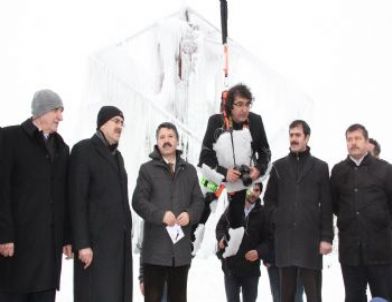 Erzurum'da Buzdan Sanat