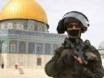 İsrail askerleri Mescid-i Aksa'ya saldırdı