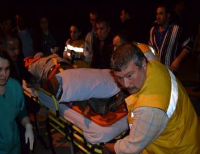 Kula’da Yolcu Otobüsü Kaza Yaptı: 25 Yaralı