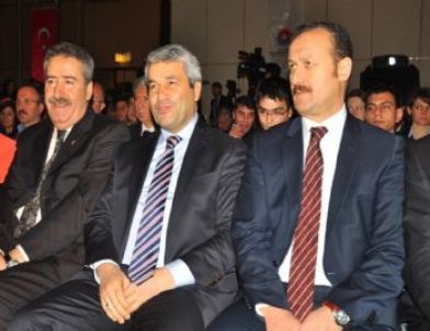 Bakan Ergün, '2023'e 10 Kala Ar-ge ve Yenilikte İzmir' Konulu Toplantıya Katıldı