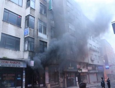Şişli Çağlayan’da İşyeri Yangını… Mahsur Kalan İşçiler İtfaiye Erleri Tarafından Kurtarıldı