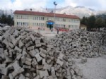 Yeşilbaşköy'de Okullarda Parke Döşeme Çalışmaları Haberi