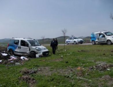 Kontrolden Çıkan Kamyonet Takla Attı: 1 Yaralı