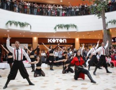 Optimum’a Gelenler Grup Dir’le Coştu