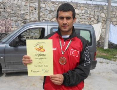 Söke'nin Şampiyon Güreşçileri İran Yolcusu