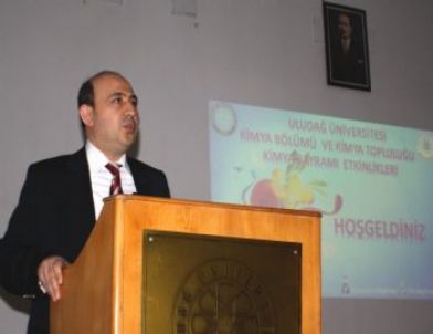 Duran, Kimya Bayramını Uludağ Üniversitesi Öğrencileriyle Kutladı