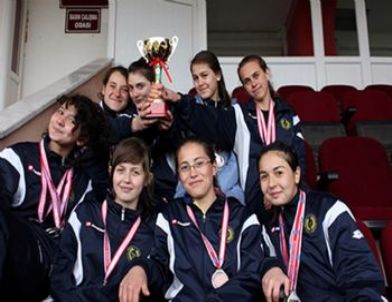 Gediz Mna Anadolu Lisesi Kütahya Puanlı Atletizm Yarışmalarında İl İkincisi Oldu