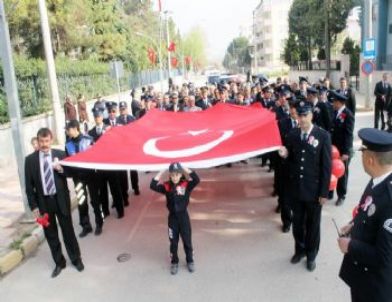Yenişehir'de Polis-halk Yürüyüşü