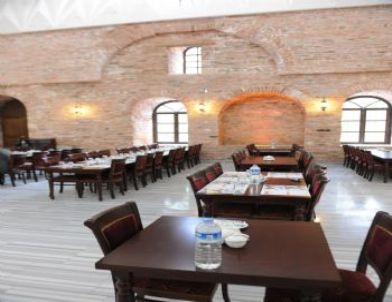 6 Asırlık Mekanda Yemek Molası