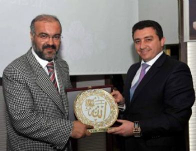 Bozüyük'te 'HZ. Muhammed (S.A.V.) ve İnsan Onuru' Konferansı