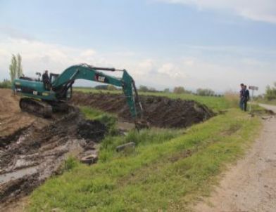 Burhaniye’de Karınca ve Çoruk Deresi Akacak