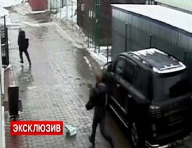 Rusya’da İş Adamına Başarısız Silahlı İnfaz Kamerada
