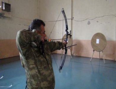 Şemdinli’de Okçuluk Kursu Açıldı