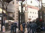 ÇEVİK KUVVET POLİSİ - St. Petersburg’da Göçmen İşçiler Kavga Etti: 1 Ölü, Yüzlerce Gözaltı