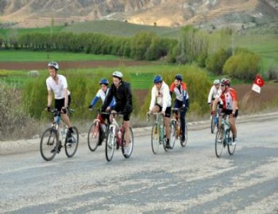 Kadın Girişimciler Projesi İçin İstanbul’dan Erzincan’a Pedal Çeviriyorlar