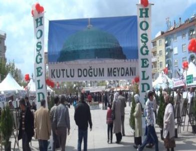 Karaman’da Kutlu Doğum Meydanı Açıldı