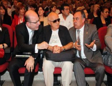 CHP Mersin’de ‘Yargı, Siyaset ve Hukuk’ Paneli Düzenledi