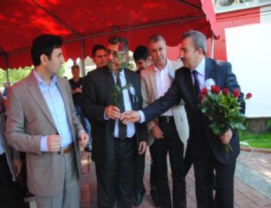 Manavgat'taki Kutlu Doğum Kutlamasında Turistler Unutulmadı