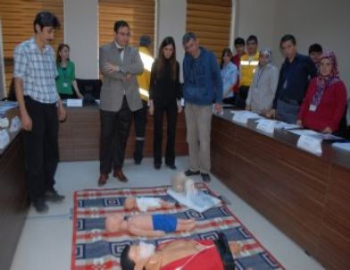 112 Personeline Paramedik Eğitim