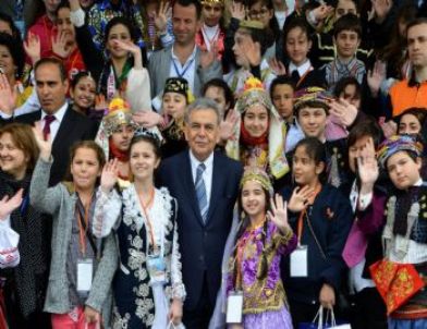 Dünya Barışına İzmir Harcı