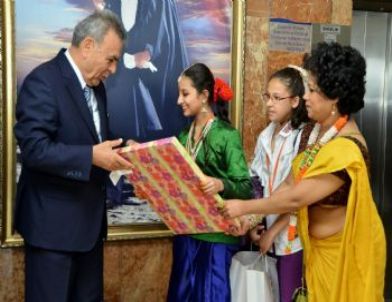 Misafir Çocuklar Çocuk Şenliğinde