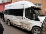 Öğrenci Servisi Kaza Yaptı: 5 Öğrenci Yaralı