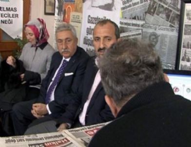 Akil Adamlar 'Akil İnsanlar' İsminden Yakındı