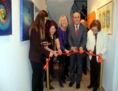Balıkesir'de, 'dünya Sanat Günü' Resim Sergisi Açıldı