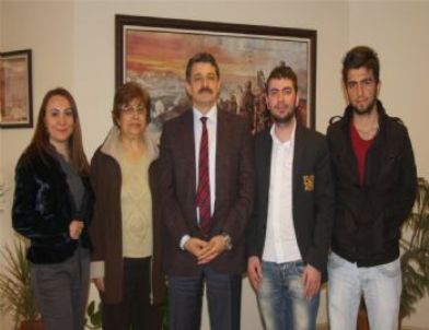 Başkan Akın’dan ‘sevgi Patileri Projesine’ Destek