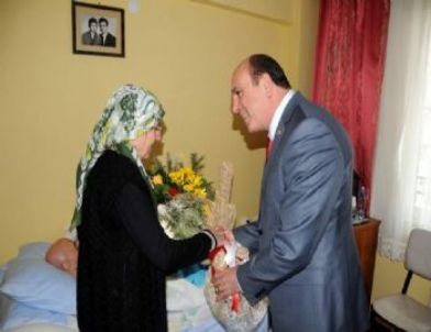 Bir Yastıkta 50 Yıla Başkan Sürprizi