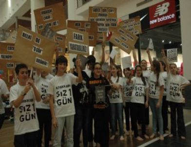 Ülkem Koleji'nden 'Ayakkabısız Bir Gün' Projesi