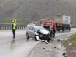 Yağışlı Hava Trafik Kazalarını Da Beraberinde Getirdi: 6 Yaralı