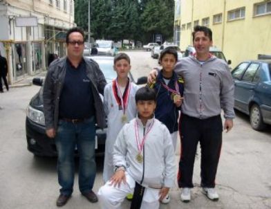 Gediz Mert Yiğit Spor Kulübü Tekvando Takımı Türkiye Şampiyonasına Katılacak