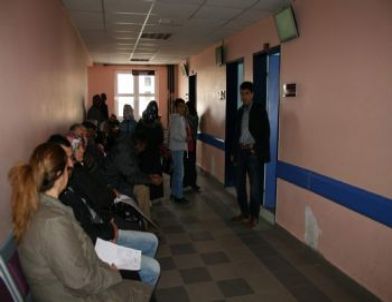 Kars’ta Doktorlar İş Bıraktı